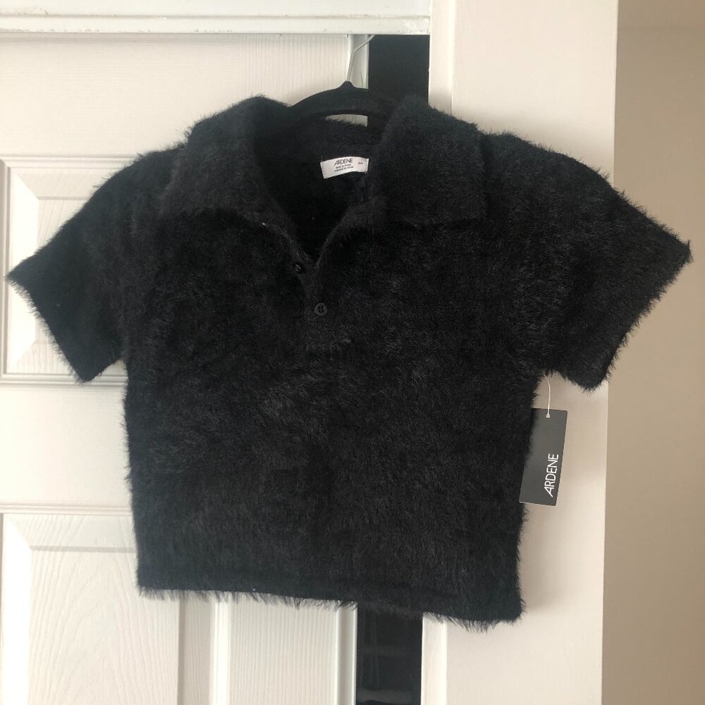 NEW WITH TAG Black fuzzy cropped cardigan size small